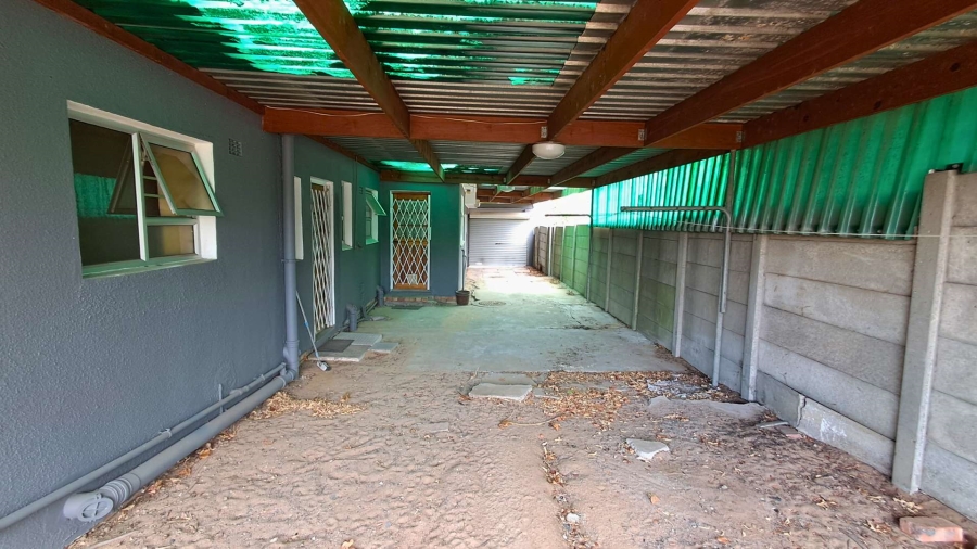 To Let 4 Bedroom Property for Rent in Vredenberg Western Cape